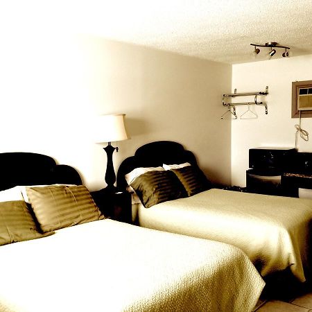 Chaparral Inn Arcola Bagian luar foto